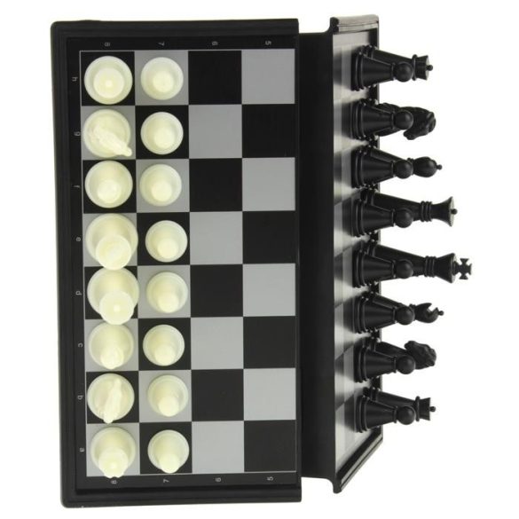 Klasszikus utazási mágneses sakktábla
